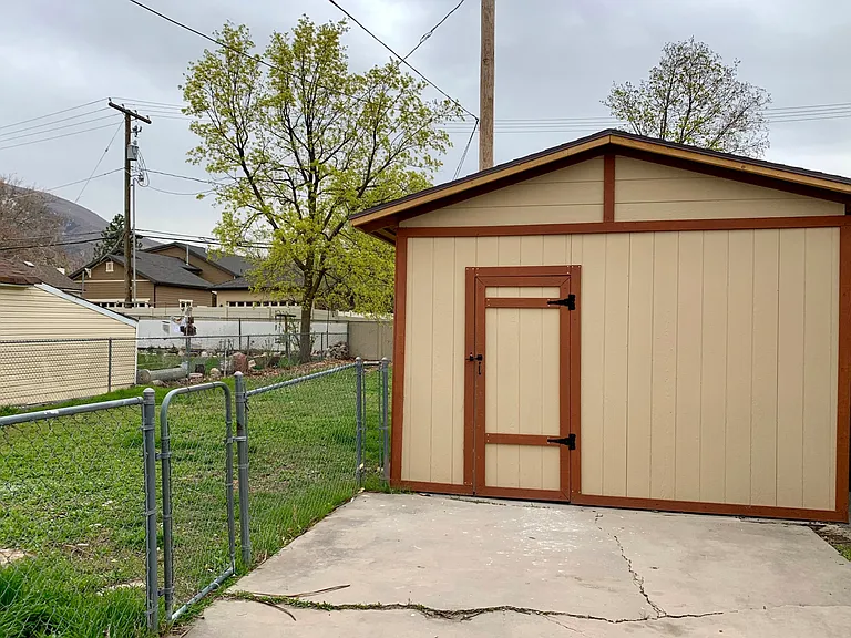 1045 Capitol St — Photo 16