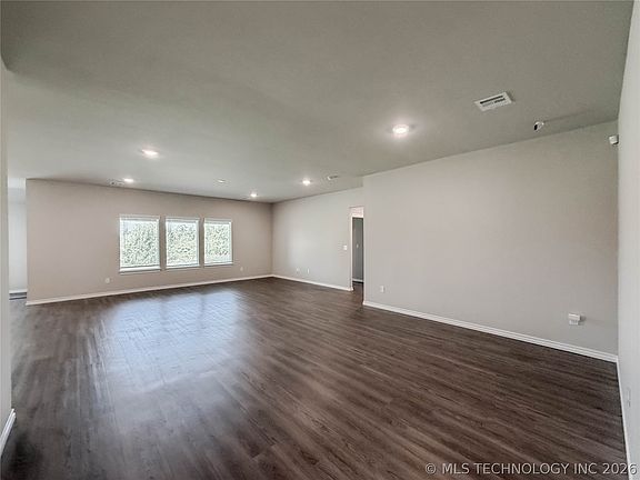 5th image of 1507 Bluestem Dr