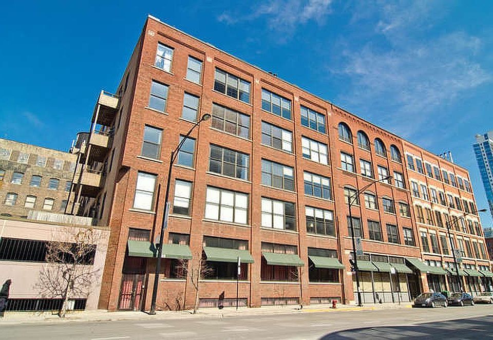 2nd image of 420 W Grand Ave APT 3J