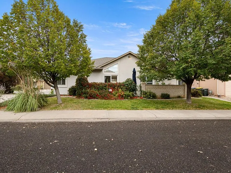 796 Josilyn Ct — Photo 1