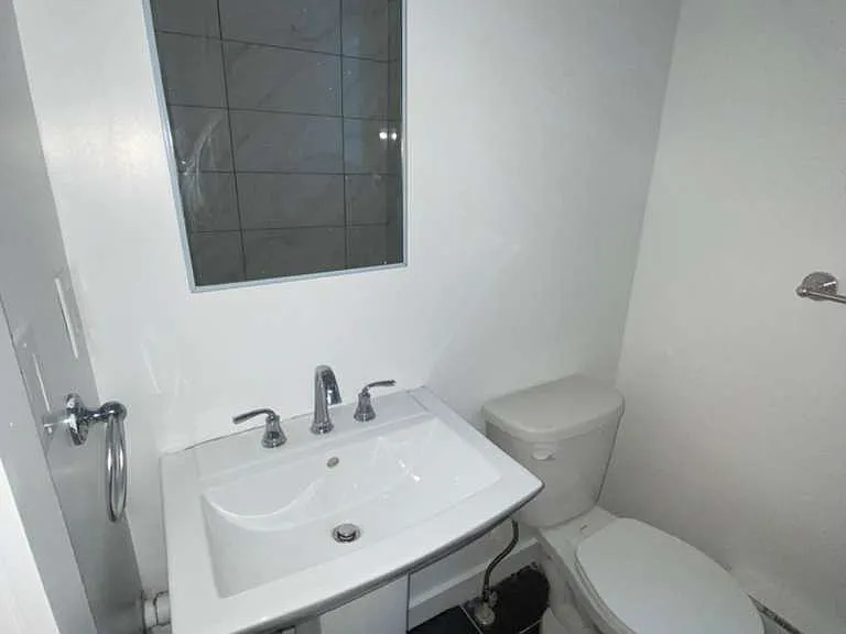 60 Yonkers Ave #C — Photo 8