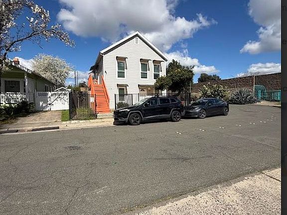 3rd image of 3059 8th Ave
