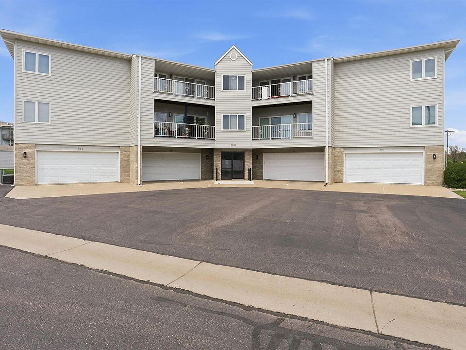 1st image of 4609 S Oxbow Ave APT 303