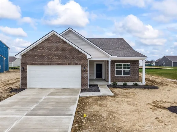 169 Autumn Maple Ln, Brookville, OH 45309