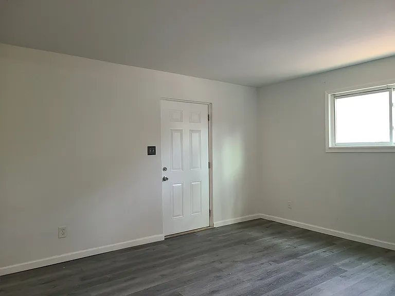 521 Gresham Park Dr #B — Photo 5