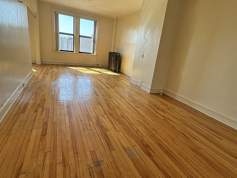 514 1/2 E 4th St #D — Photo 4