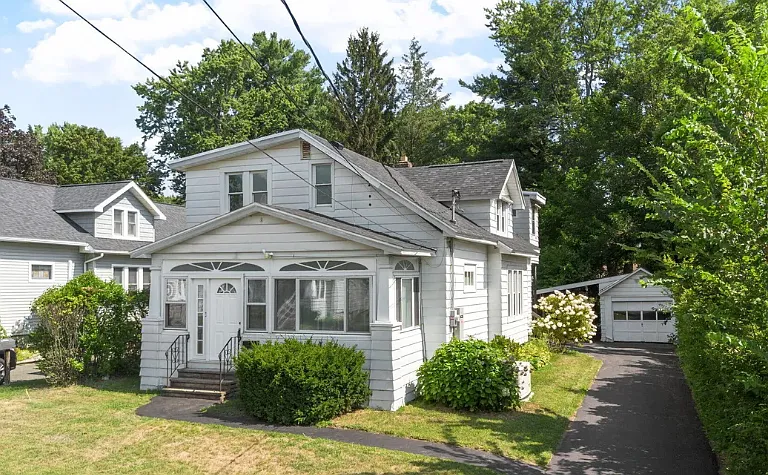 3 Maple Ave #A — Photo 1
