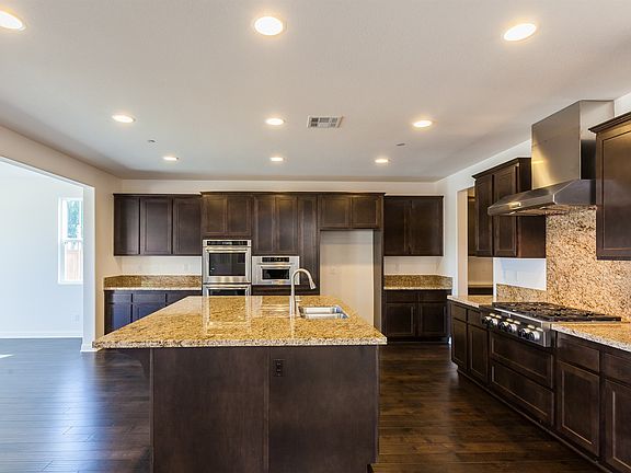 Huge Breakfast Bar Island