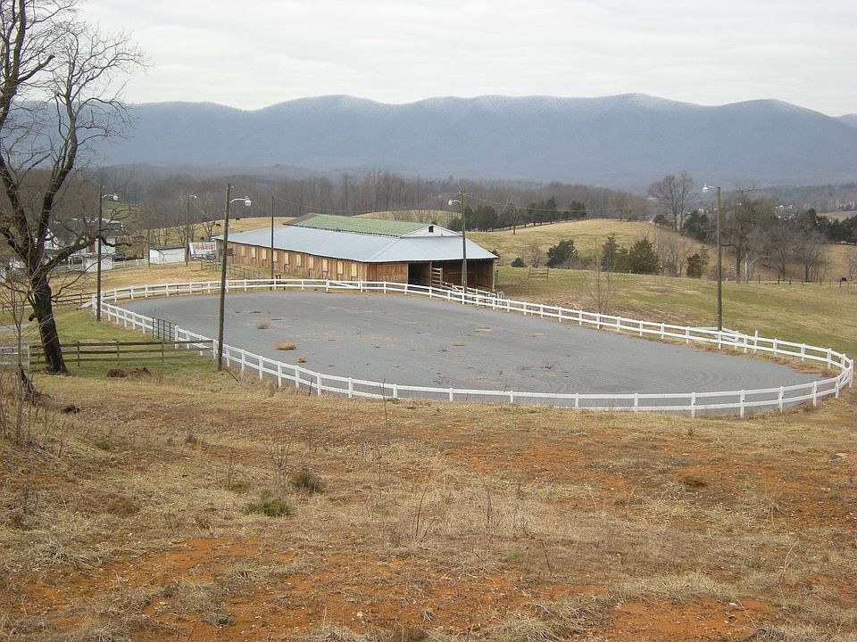 Riding Ring & Barn
