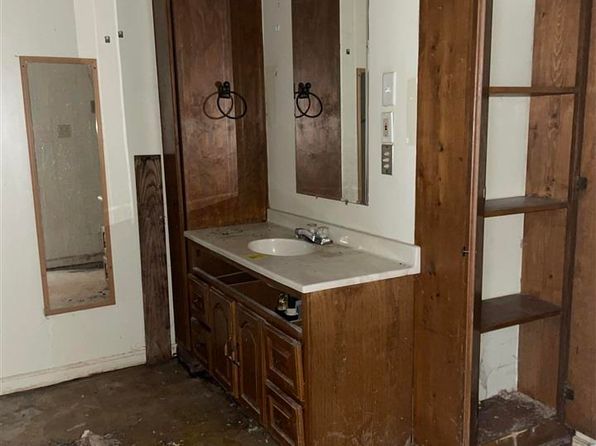 209 S Main St, Muldraugh, KY 40155