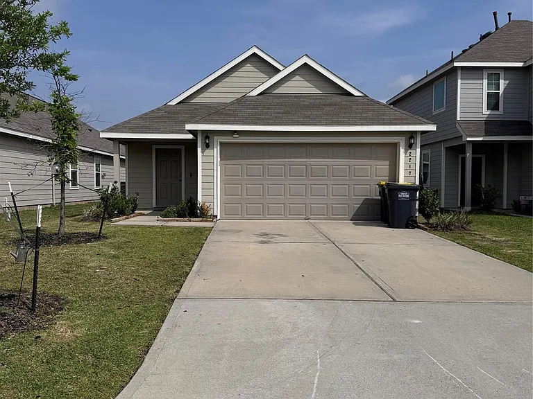 2217 Middle Ridge Dr — Photo 2