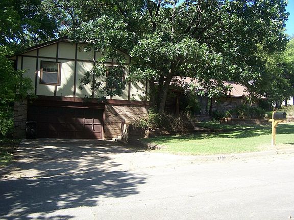 4th image of 3700 Ravenwood Dr