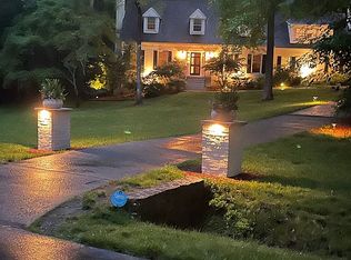 2 Sutton Pl, Chapel Hill, NC 27514