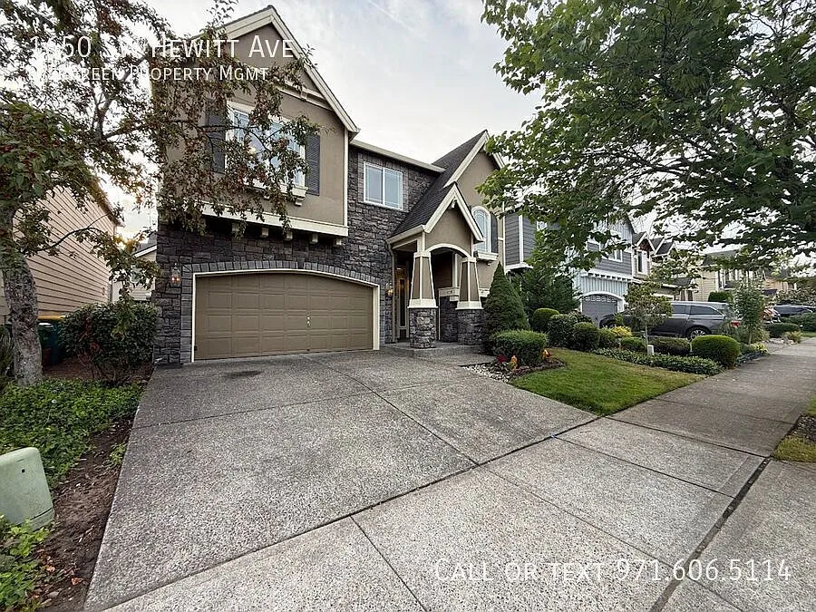 Charming 4-Bedroom Home with Low-Maintenance Backyard — Photo 2