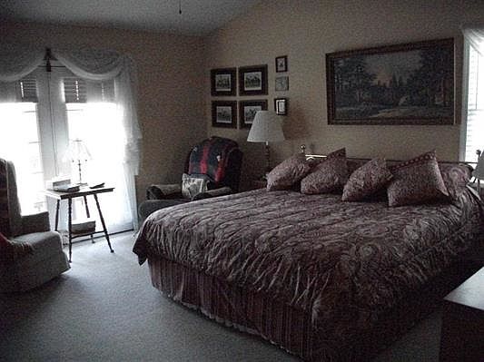 5th image of 124 Saras Ln