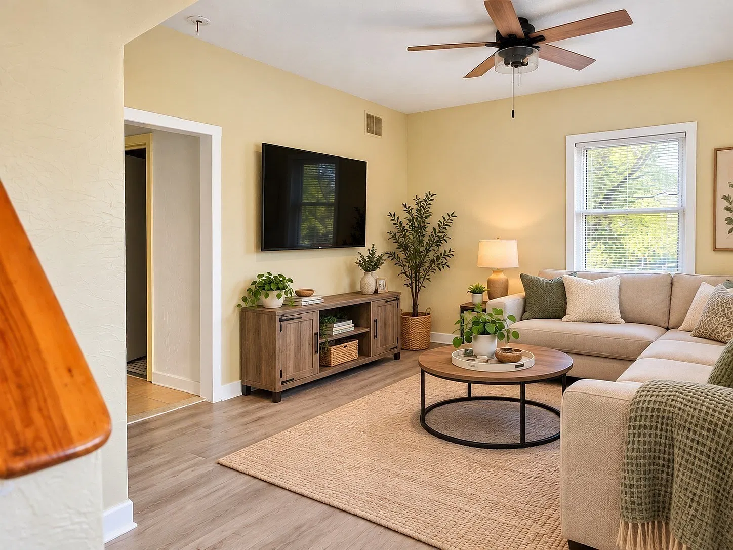 3 bed, 2.0 bath, 1200 sqft, $2,700 — Photo 4