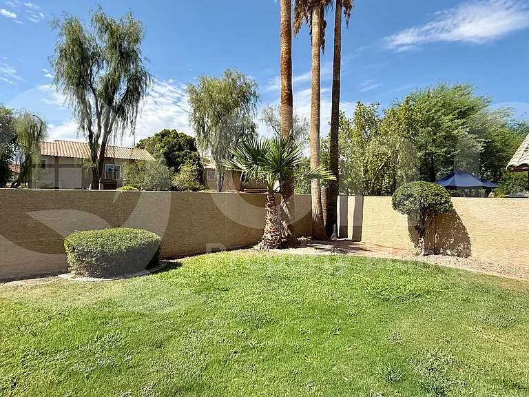 1481 E Cheyenne St — Photo 5