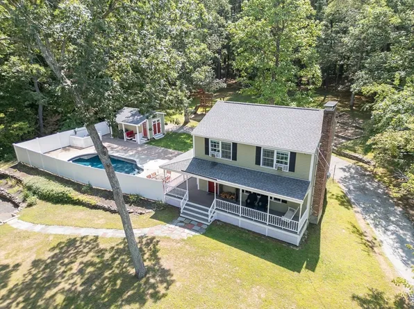 21 Hyacinth Dr, Pepperell, MA 01463
