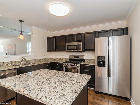 4th image of 425 Holiday Ln #39-5
