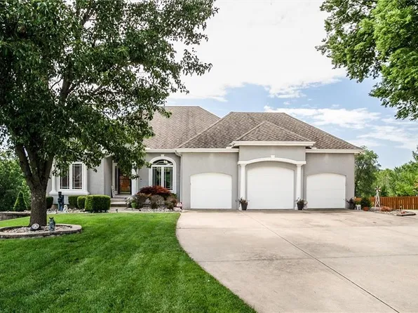 3401 NE 153rd Ter, Smithville, MO 64089