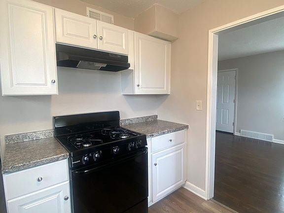 5th image of 9539 Charlotte St #1