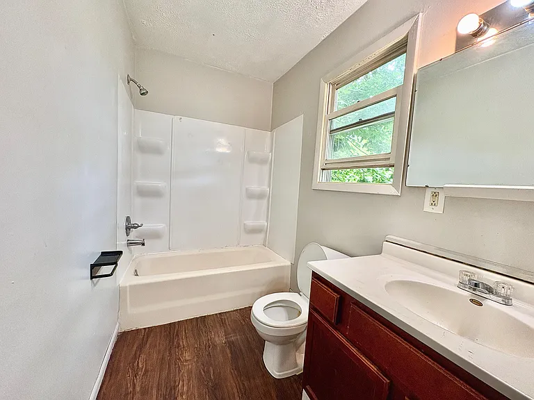 1335 E Dubail St #1/2 — Photo 11
