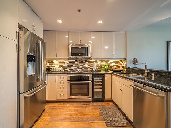 5th image of 510 1st Ave Unit 601