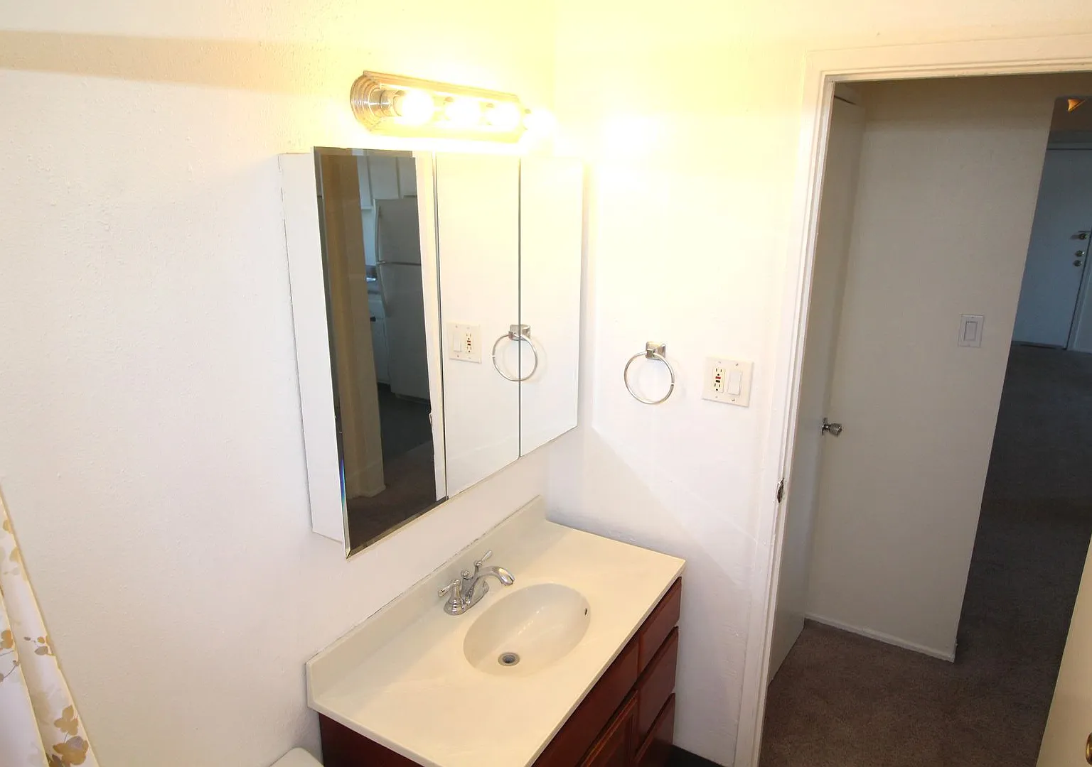 1285 MacArthur Blvd. — Photo 2