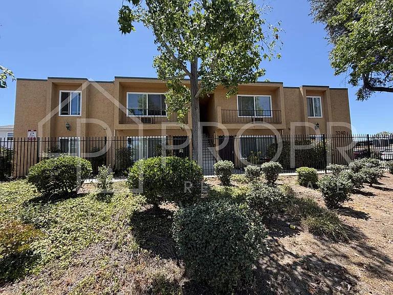 3240 Olive St — Photo 7
