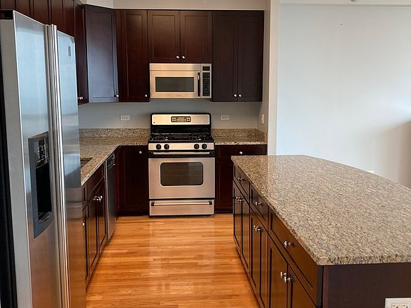 4th image of 33 W Ontario St APT 43F