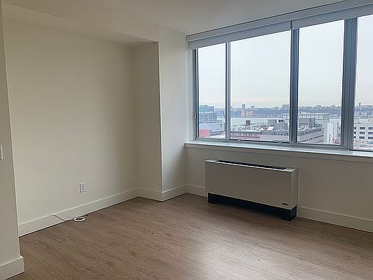 5th image of 510 W 52nd St APT 12E