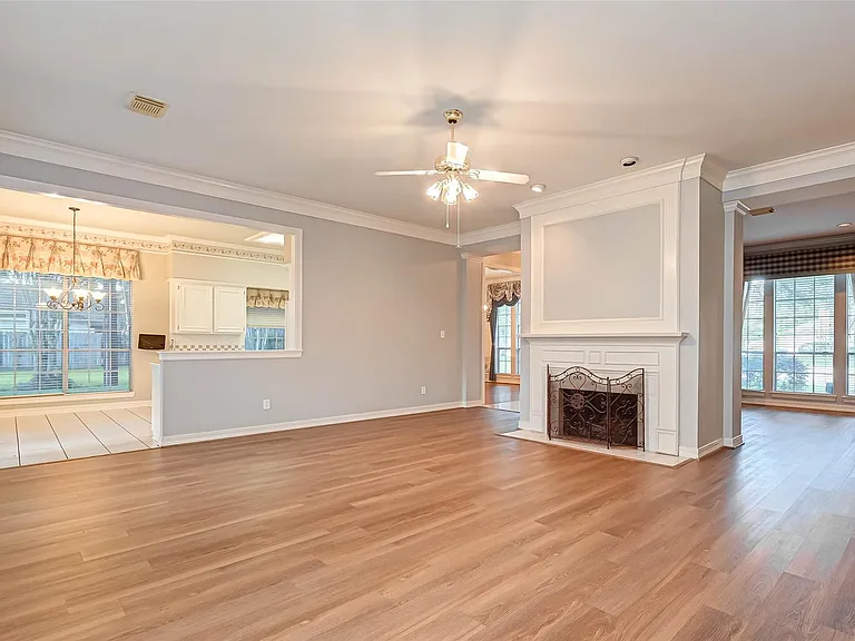 4502 Devonshire St — Photo 9
