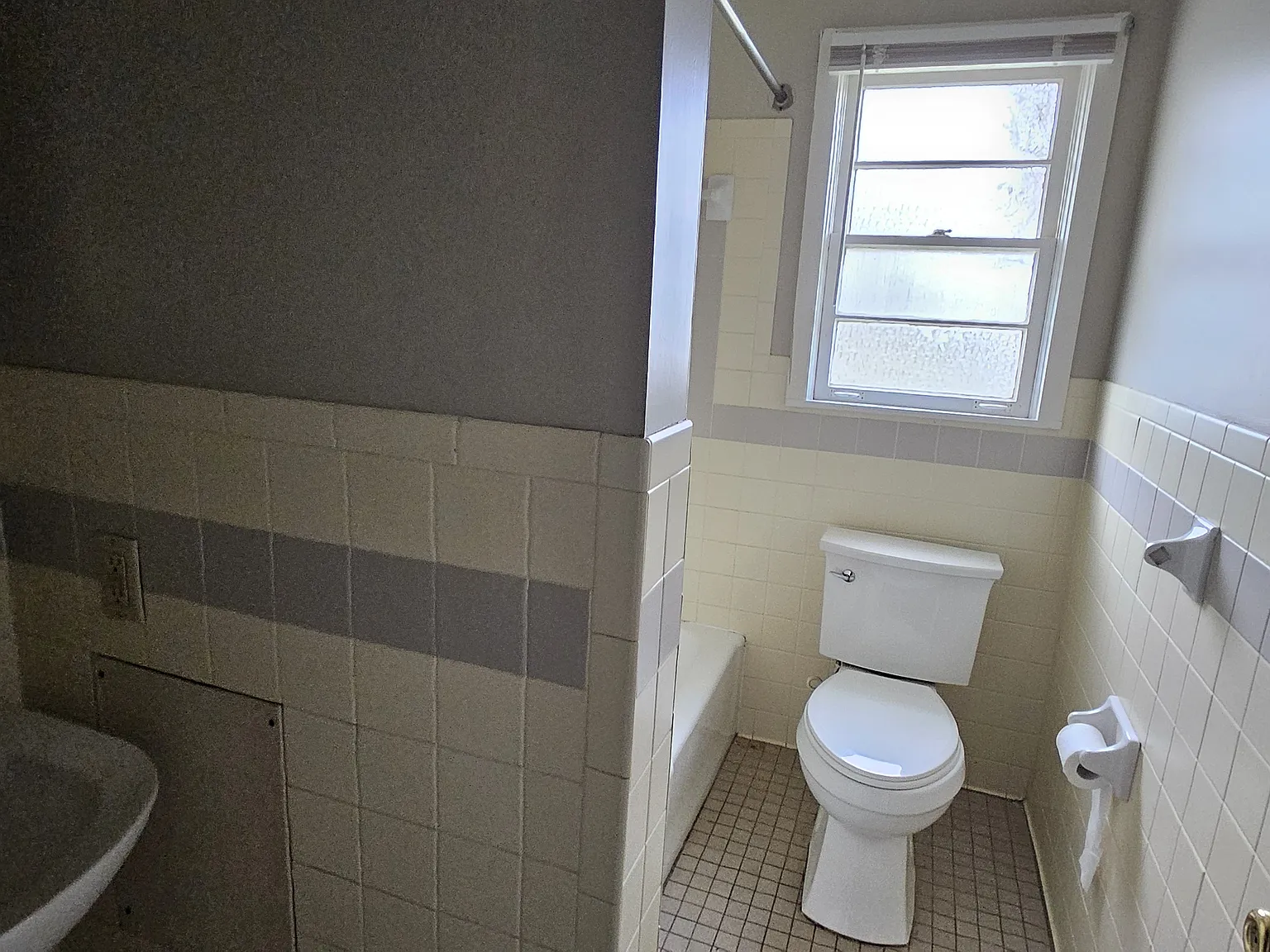 3 bed, 1.5 bath, 1170 sqft, $1,350 — Photo 4