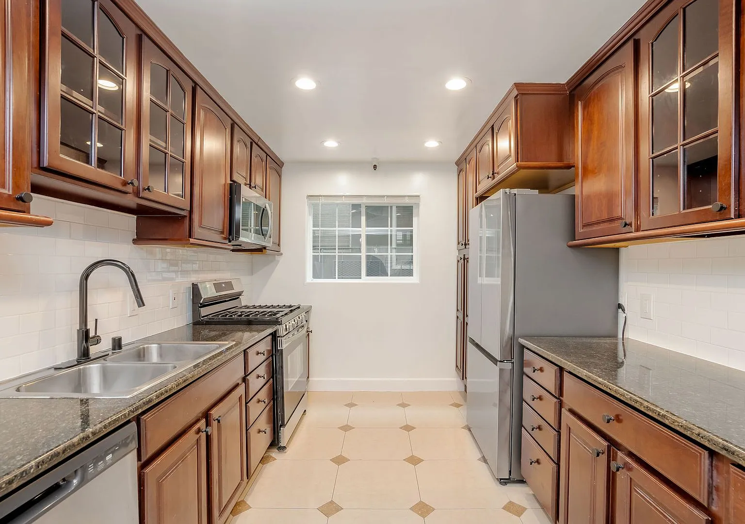 3 bed, 1443 sqft, $4,353 — Photo 1