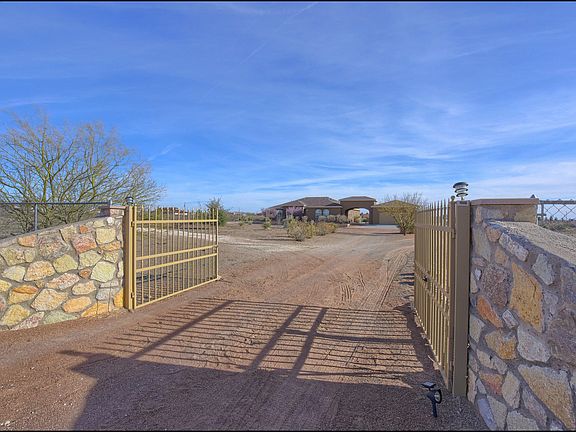 3rd image of 5150 Desert Willow Dr