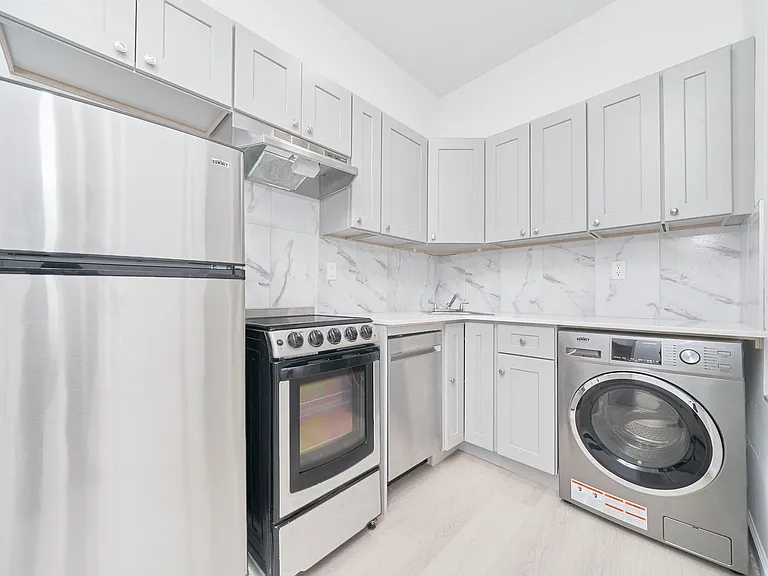 109 Ludlow St #15 — Photo 7