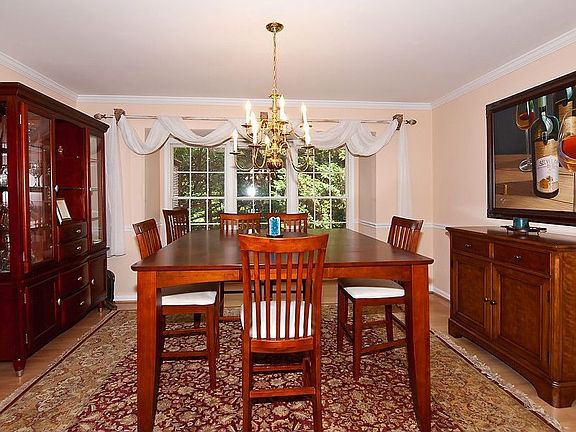4th image of 15329 Oakmere Pl