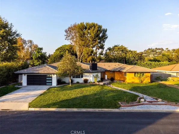 1271 Brittany Cross Rd, Santa Ana, CA 92705