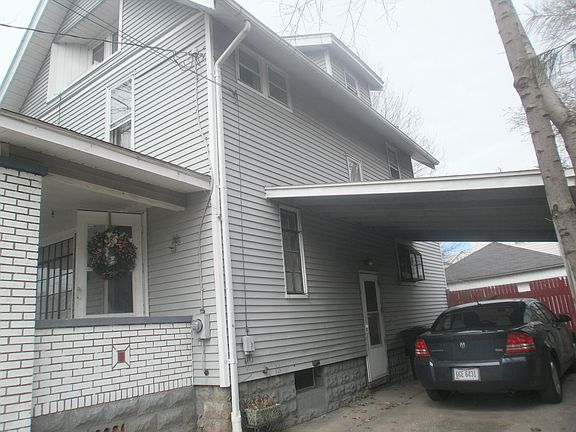3rd image of 755 Roselawn Ave