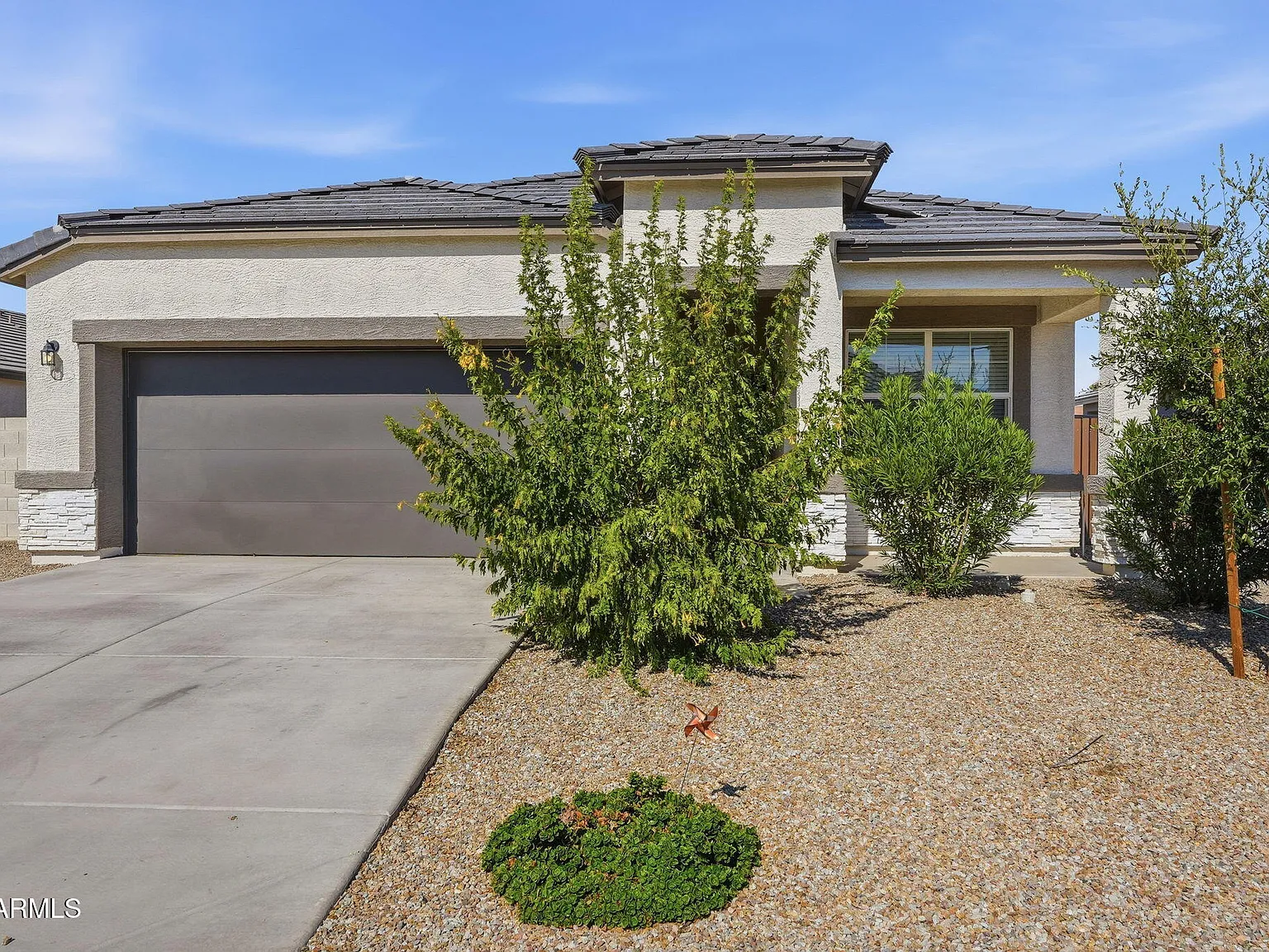 3 bed, 2.0 bath, 1786 sqft, $1,800 — Photo 1