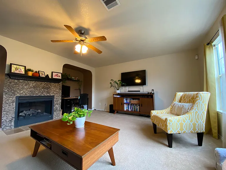 7915 Colonia — Photo 6