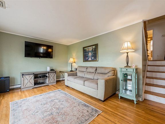 5th image of 374 Atlantic Ave