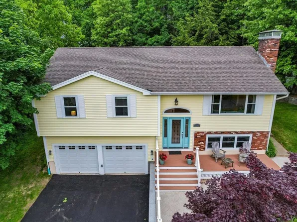 12 Barkland Drive, Derry, NH 03038