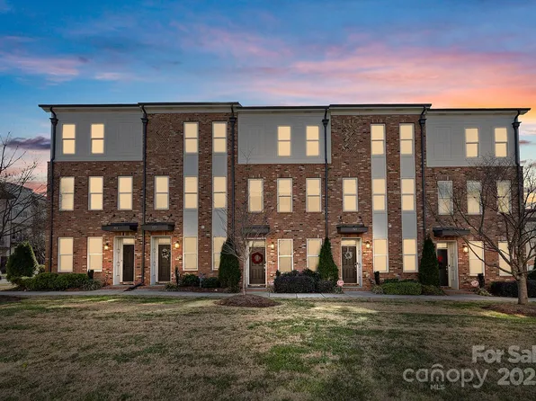 761 Seigle Point Dr, Charlotte, NC 28204