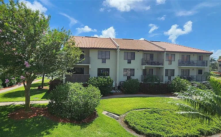 1515 Pinellas Bayway S #10 — Photo 25