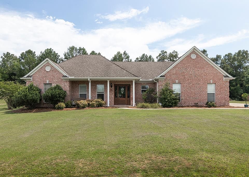 1st image of 111 Lakes Dr S