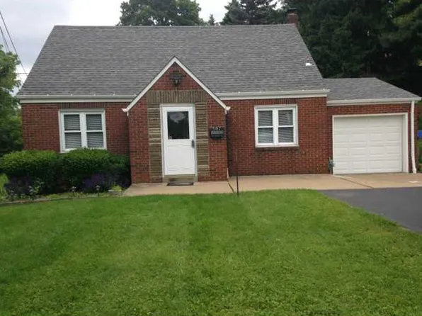 507 Rolling Green Dr, Bethel Park, PA 15102