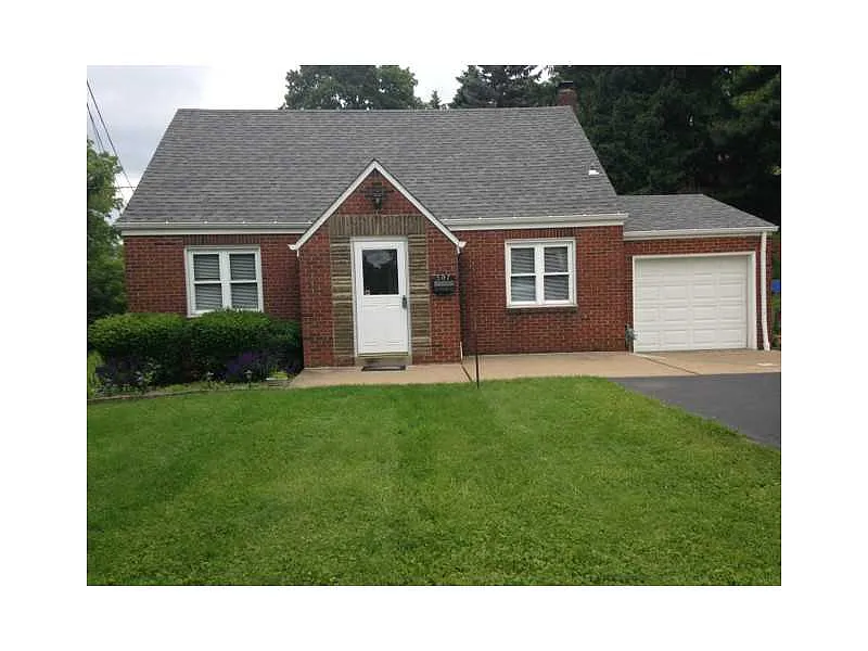 507 Rolling Green Dr photo 1