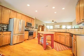 Beautiful Home in Huntersville! — Photo 3