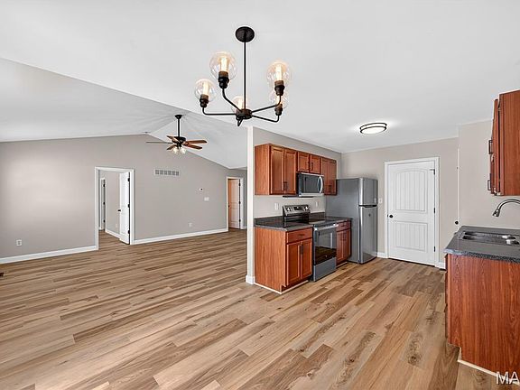 4th image of 31 Ivy Brook Ct